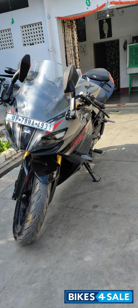 Black TVS Apache RR 310