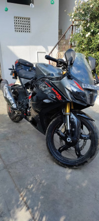 Black TVS Apache RR 310