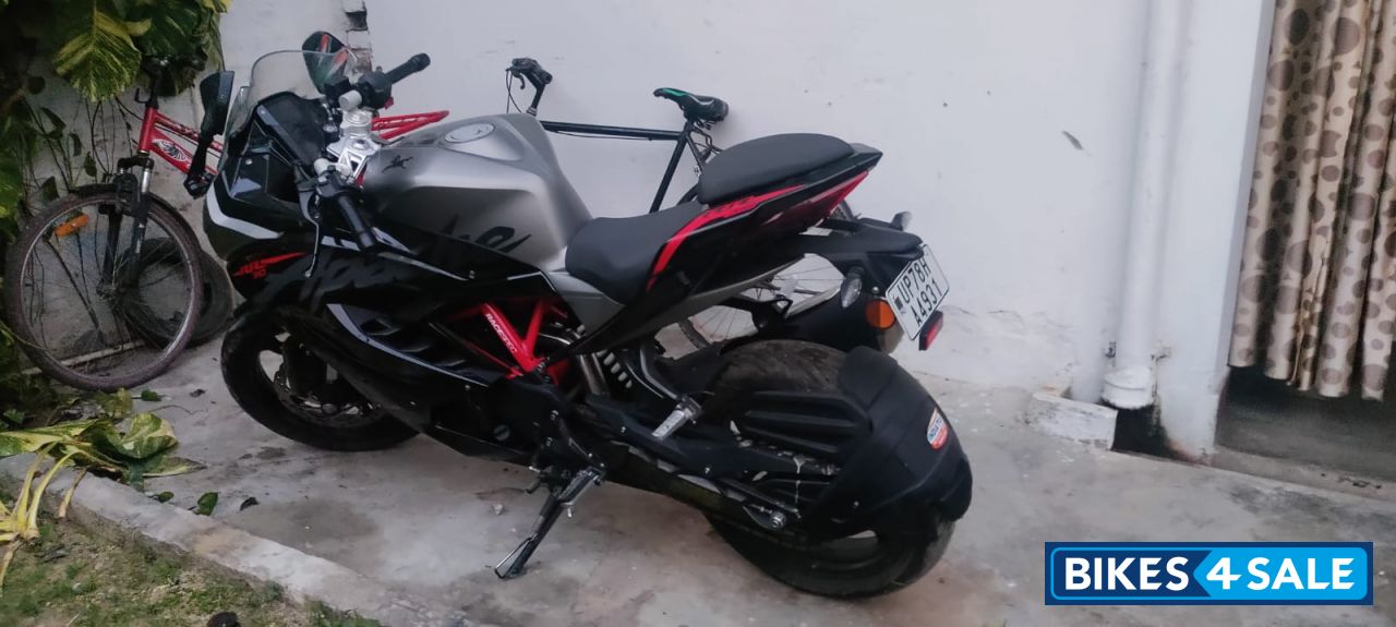 Black TVS Apache RR 310