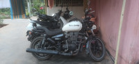 White Royal Enfield Thunderbird X 350