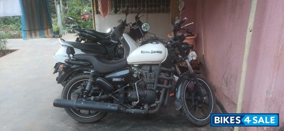 White Royal Enfield Thunderbird X 350