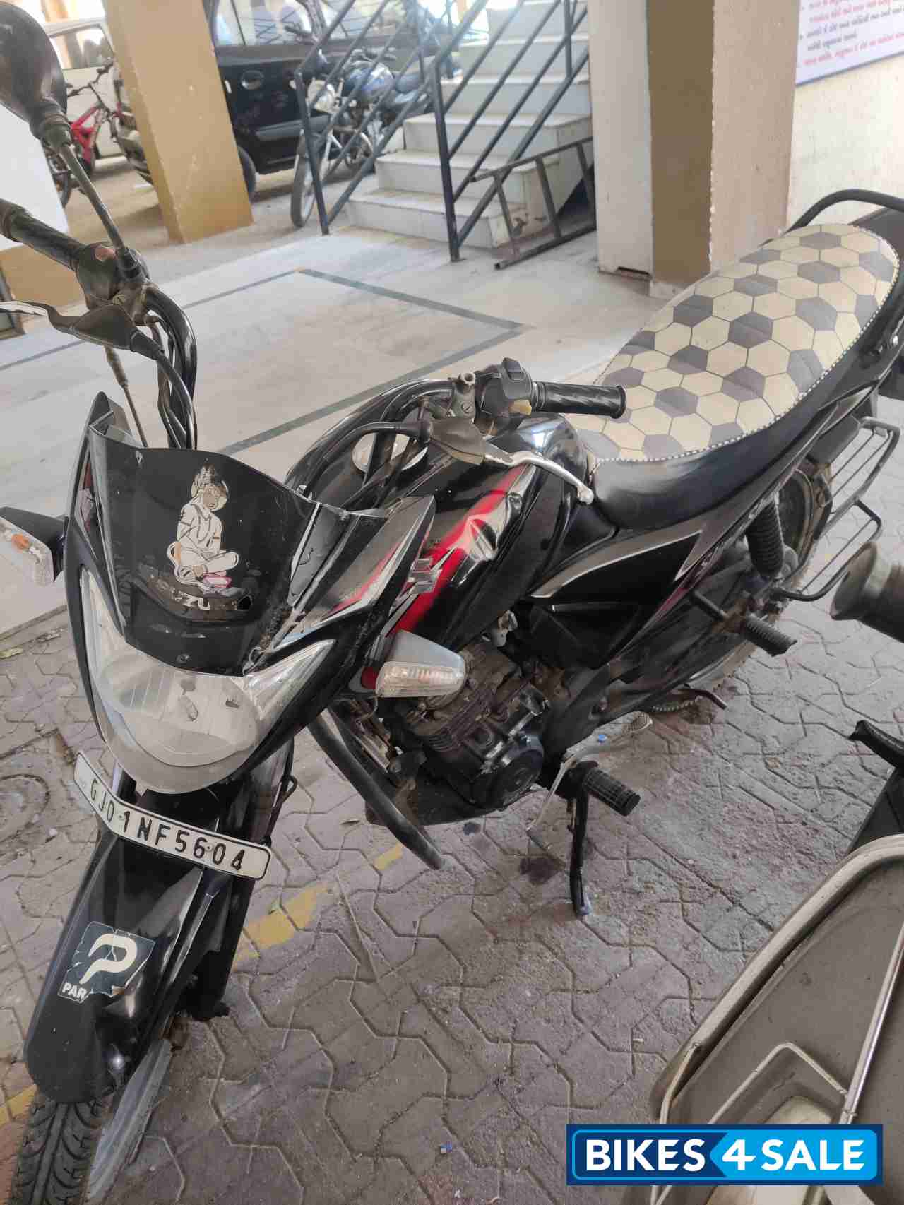 Black Suzuki SlingShot