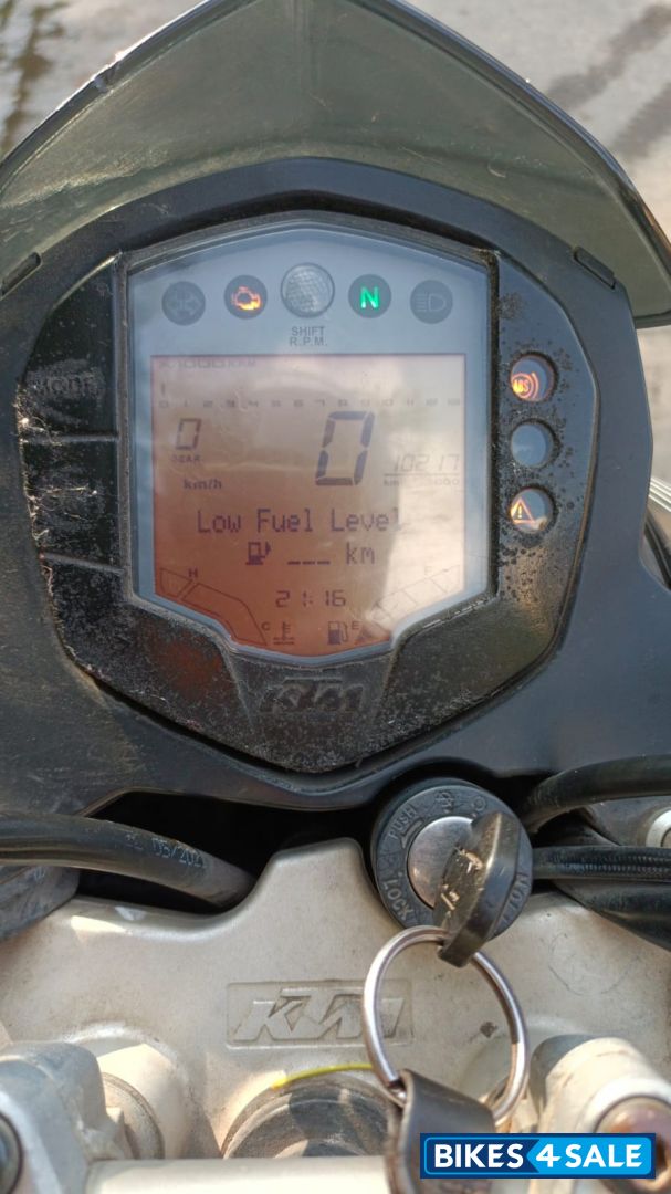 Black KTM Duke 390 Black KTM Duke 390