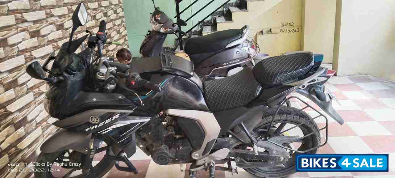 Black Yamaha Fazer