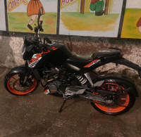 Black KTM Duke 125