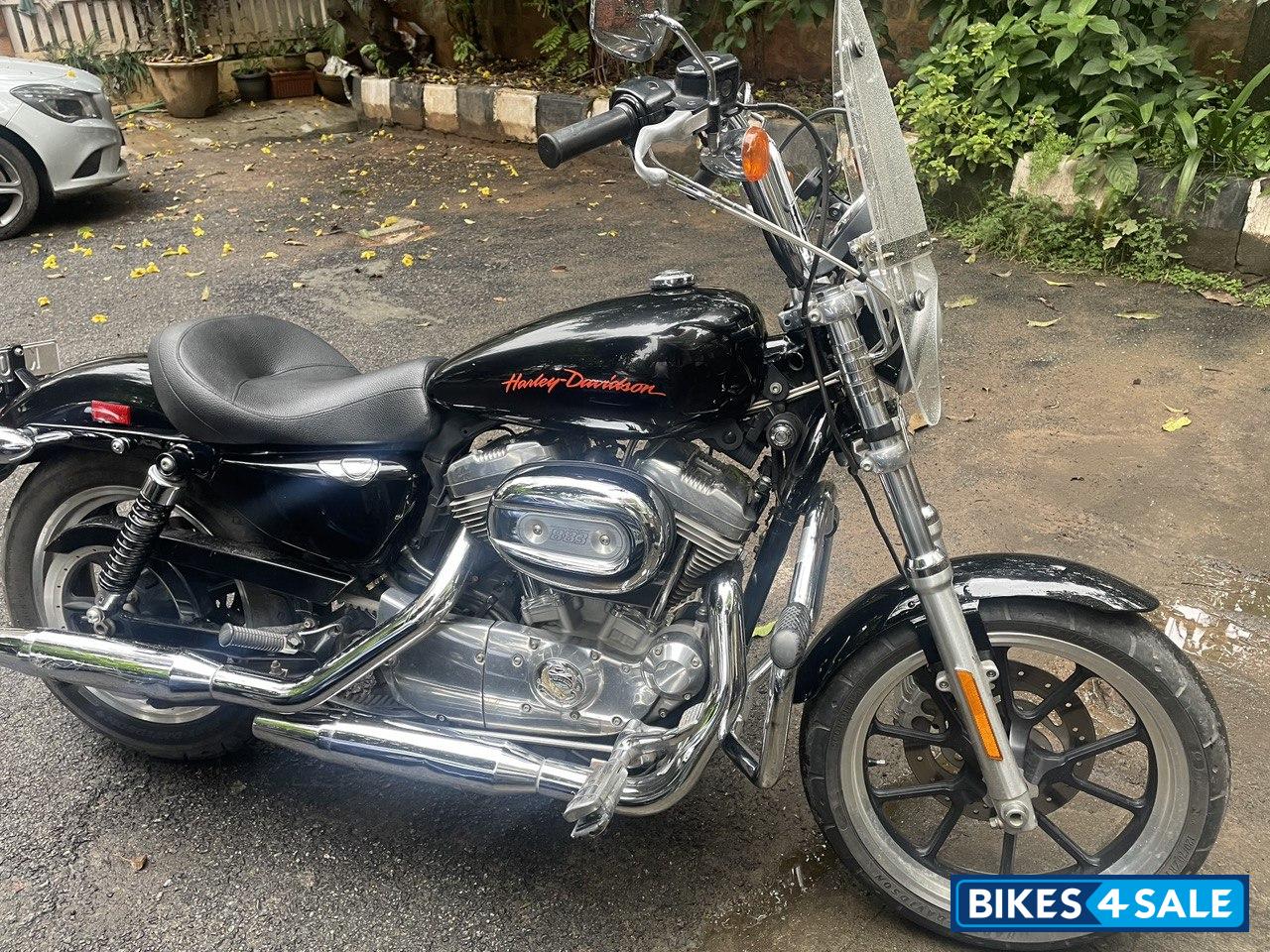 Black Harley Davidson Superlow