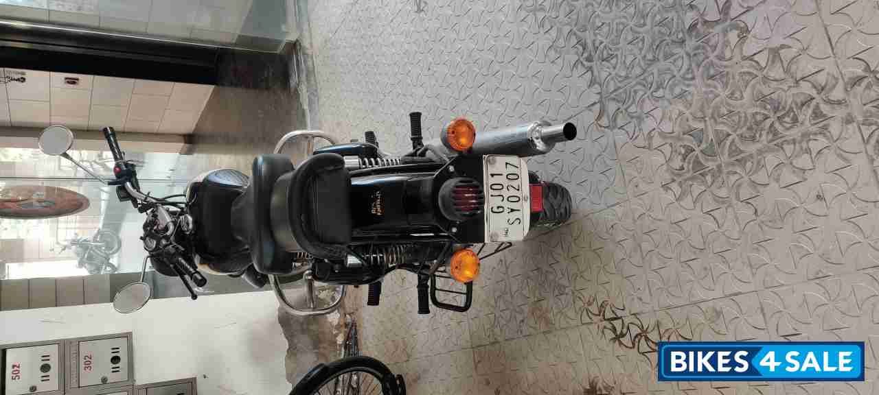 Black Royal Enfield Classic 350 BS VI