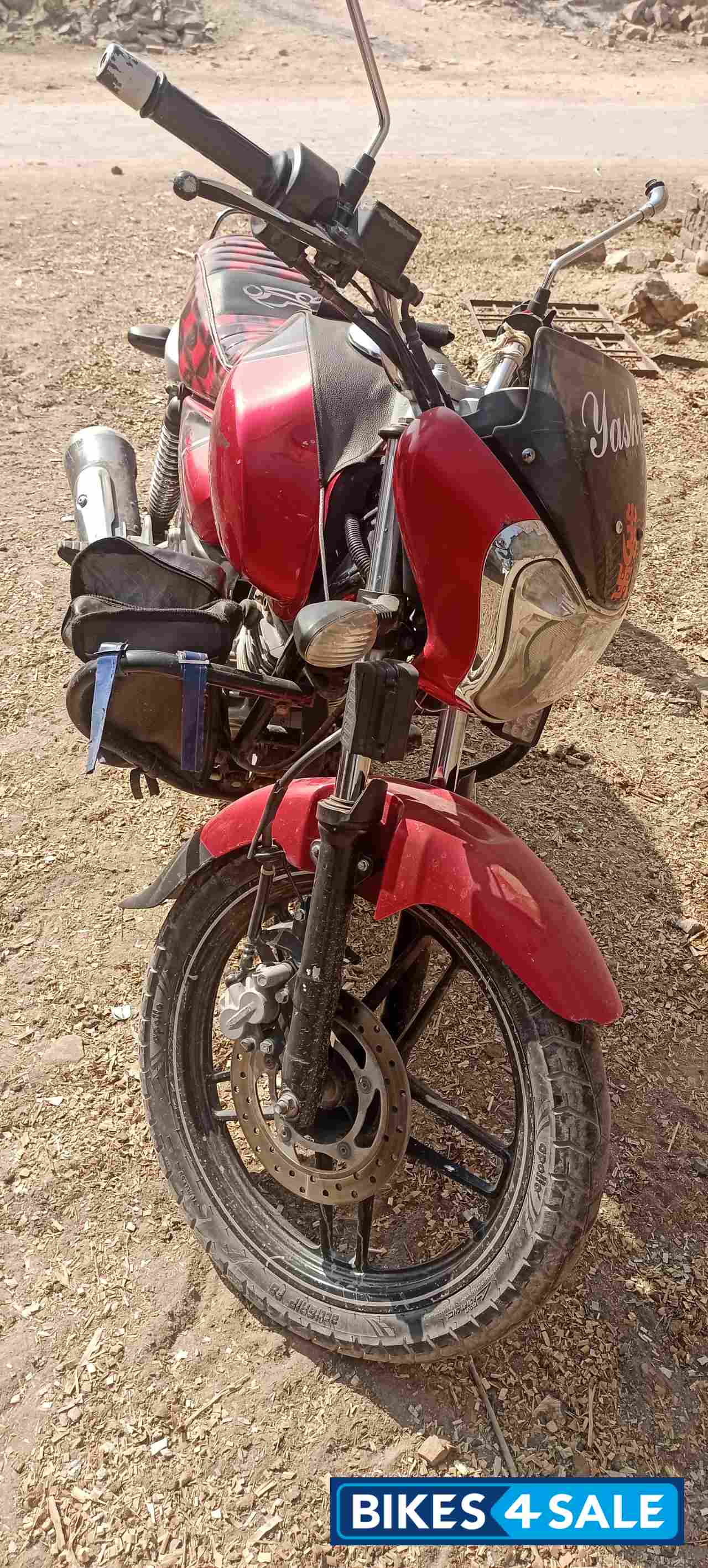 Bajaj V15