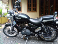 Black Royal Enfield Thunderbird 350