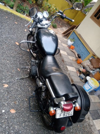 Black Royal Enfield Thunderbird 350