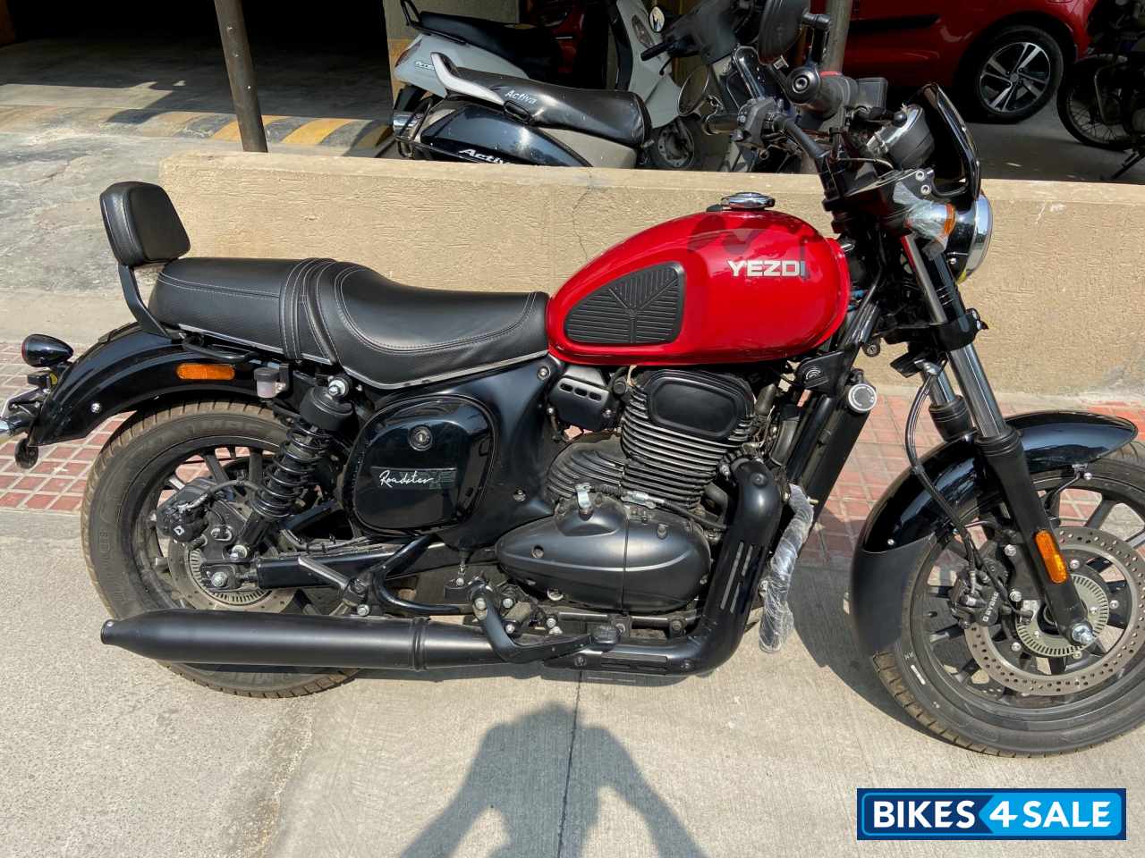 Yezdi Roadster Inferno Red