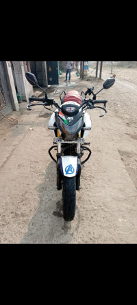 White Hero Xtreme 160R BS6