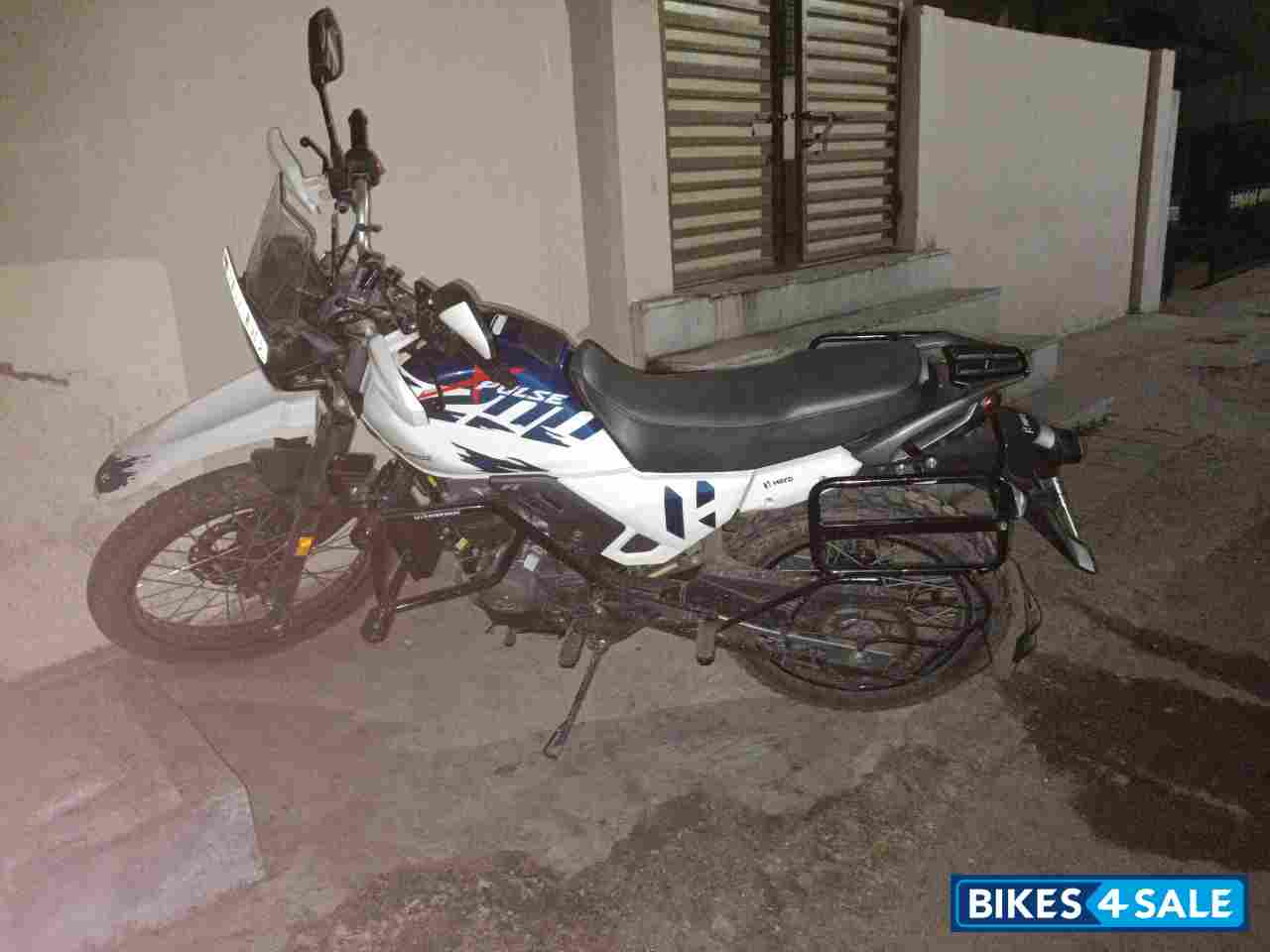 Blue - White Hero Xpulse 200 4V