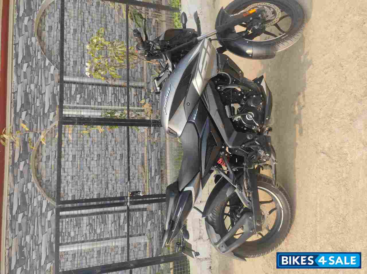 Grey Bajaj Pulsar NS 160 BS6