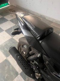 Bajaj pulsar 125 split