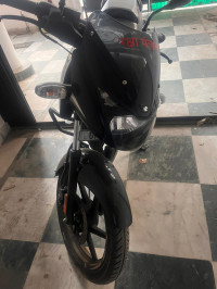 Bajaj pulsar 125 split