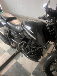 Bajaj pulsar 125 split