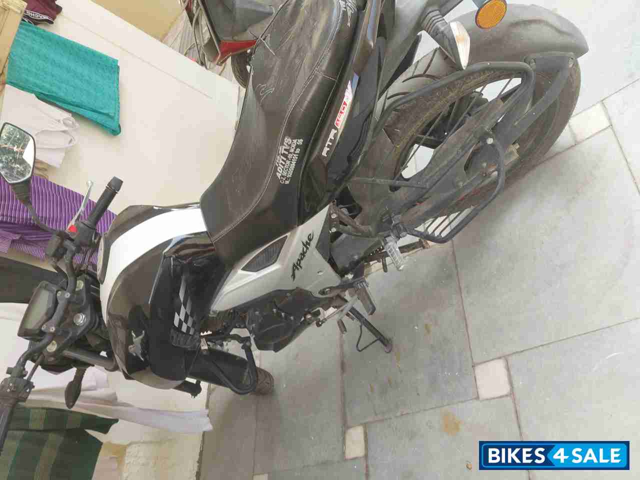 TVS Apache RTR 160 4V