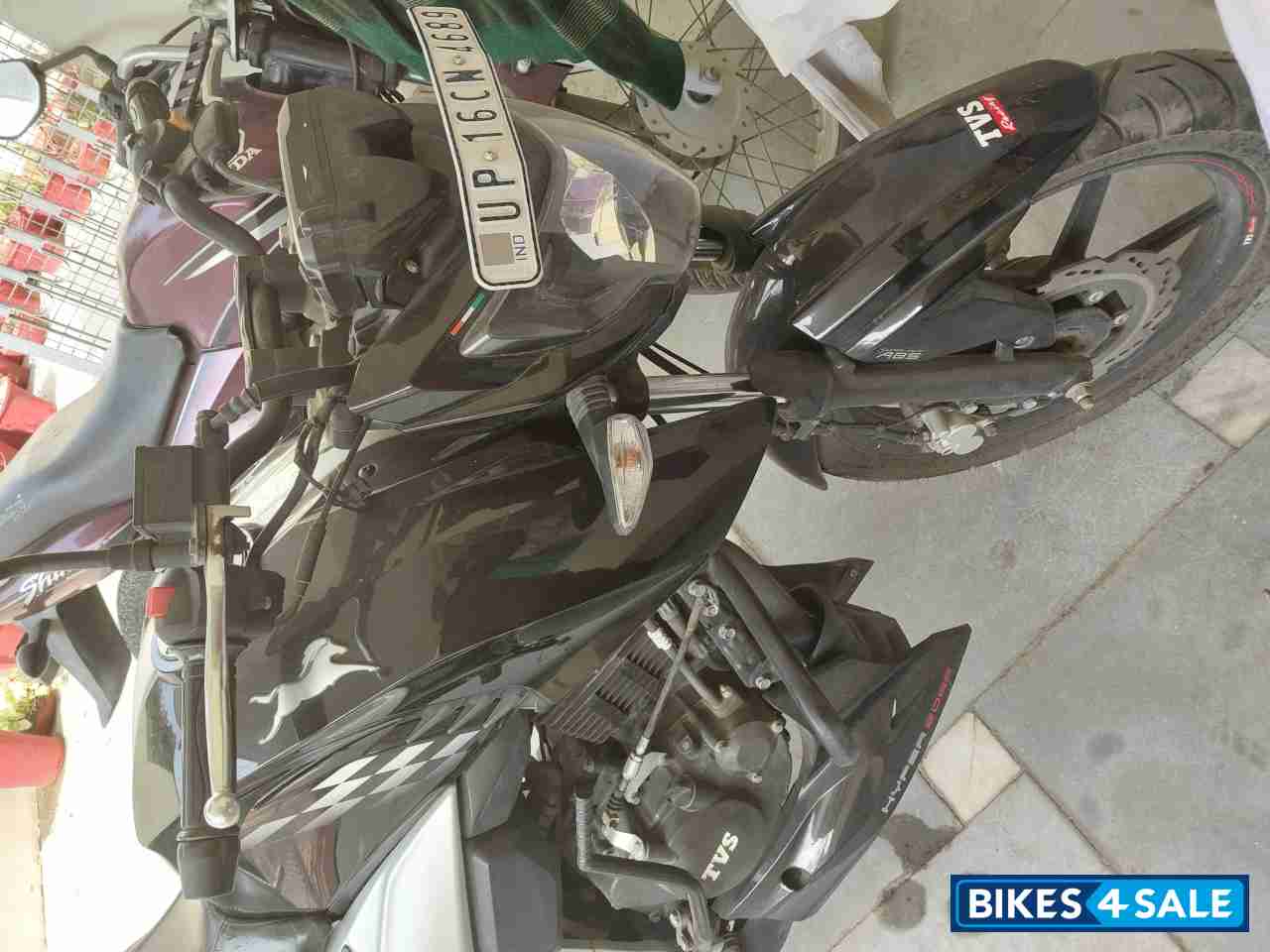 TVS Apache RTR 160 4V