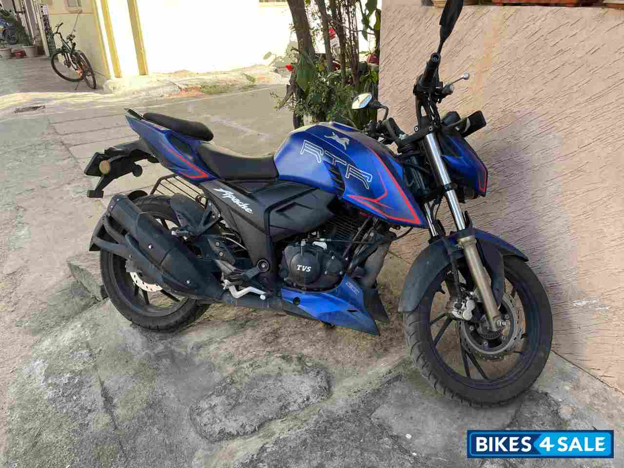 TVS Apache RTR 200 4V ABS