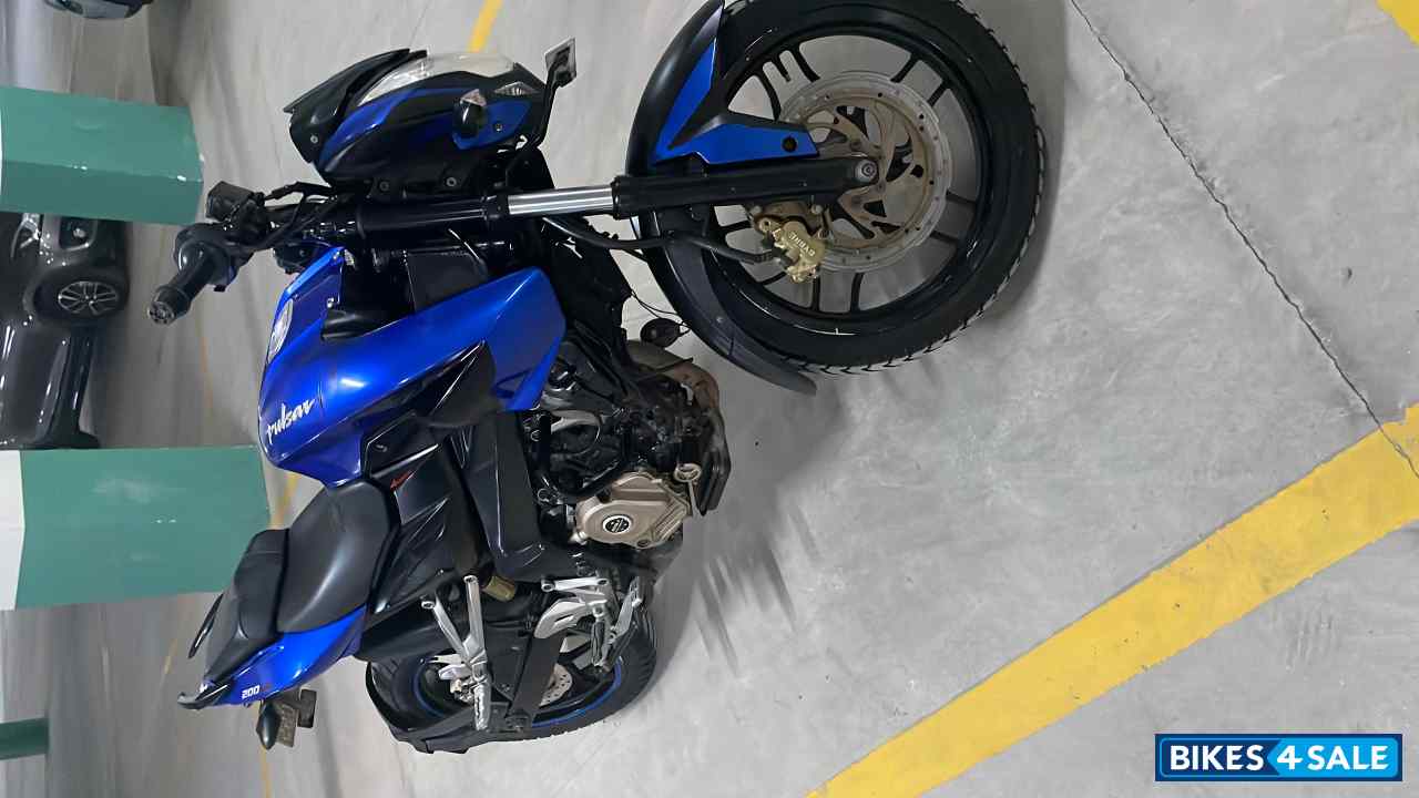 Bajaj Pulsar 200 NS
