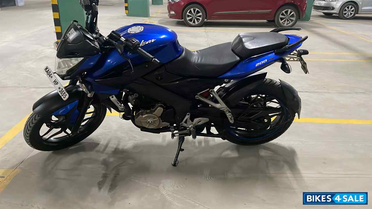 Bajaj Pulsar 200 NS