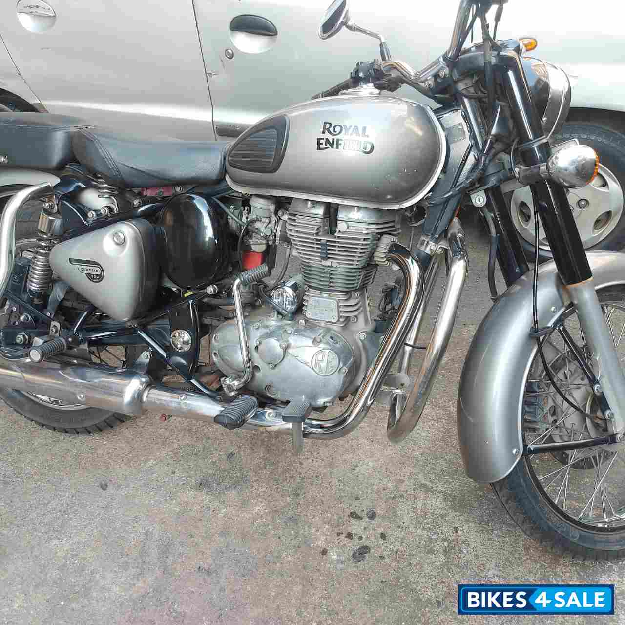 Gunmetal Grey Royal Enfield Classic Gunmetal Grey