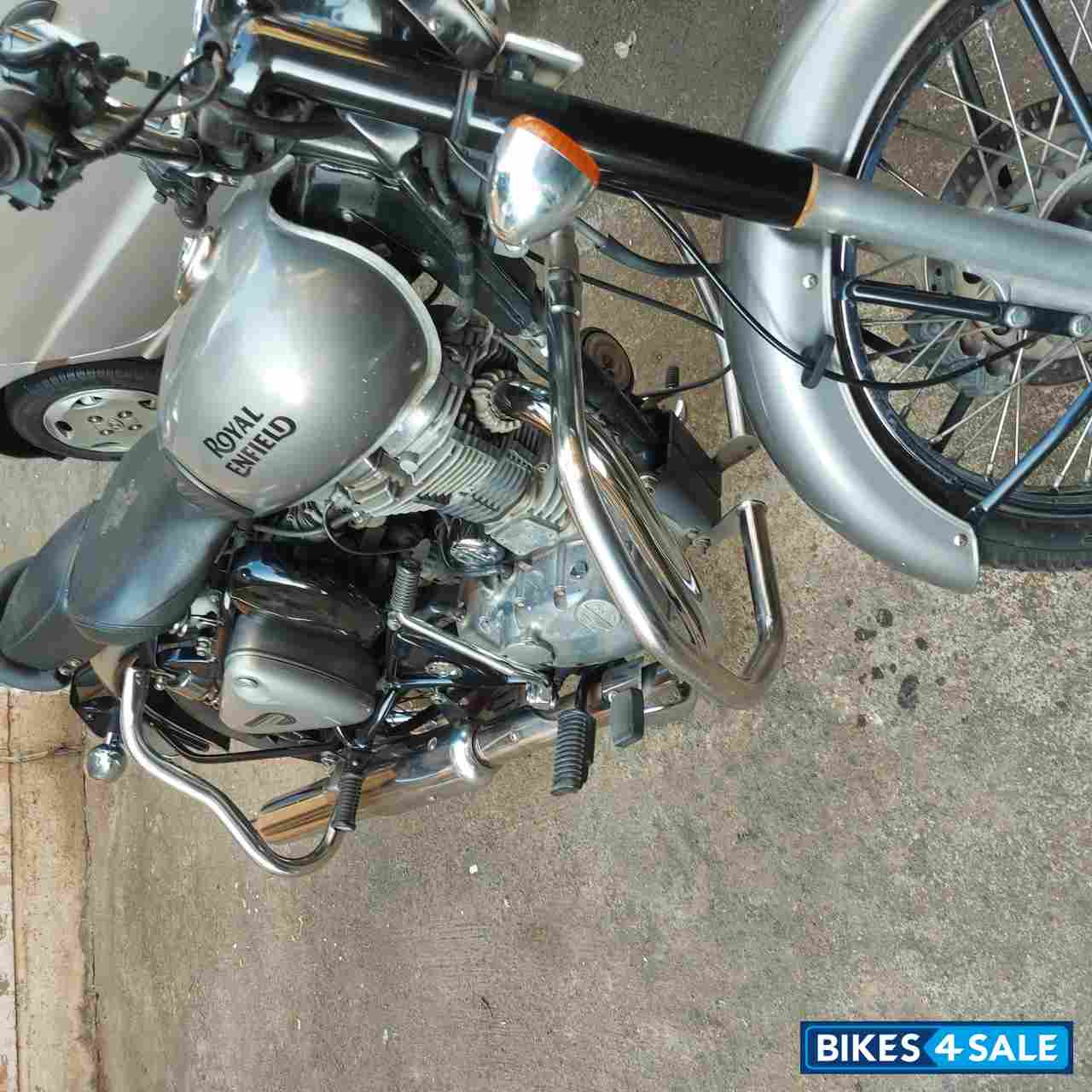 Gunmetal Grey Royal Enfield Classic Gunmetal Grey