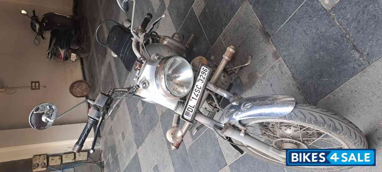 Silver Royal Enfield Bullet Electra Twinspark