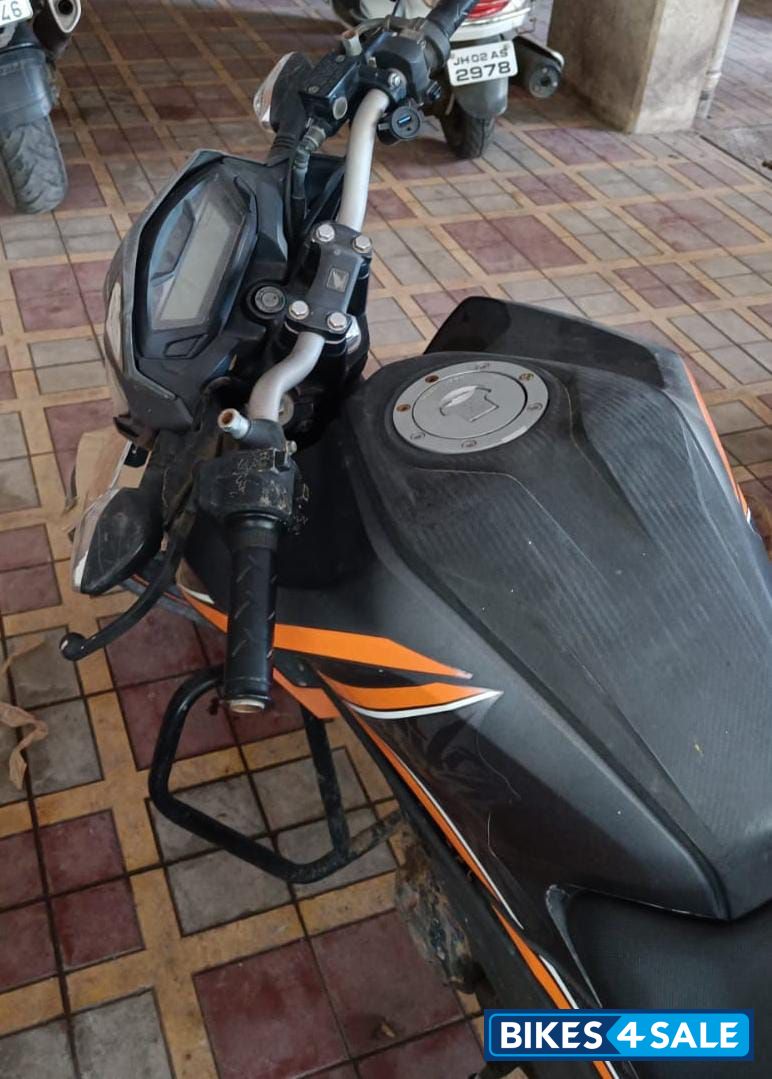 Orange Streak Honda CB Hornet 160R ABS