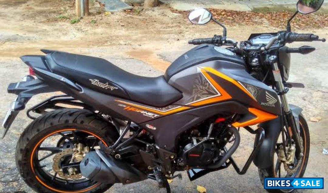 Orange Streak Honda CB Hornet 160R ABS