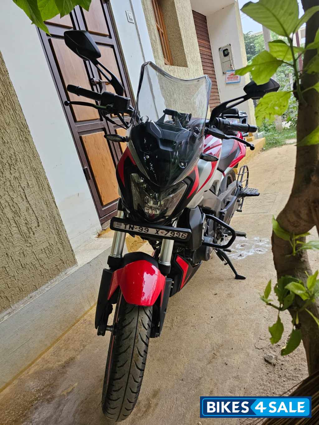 Bajaj Dominar 250