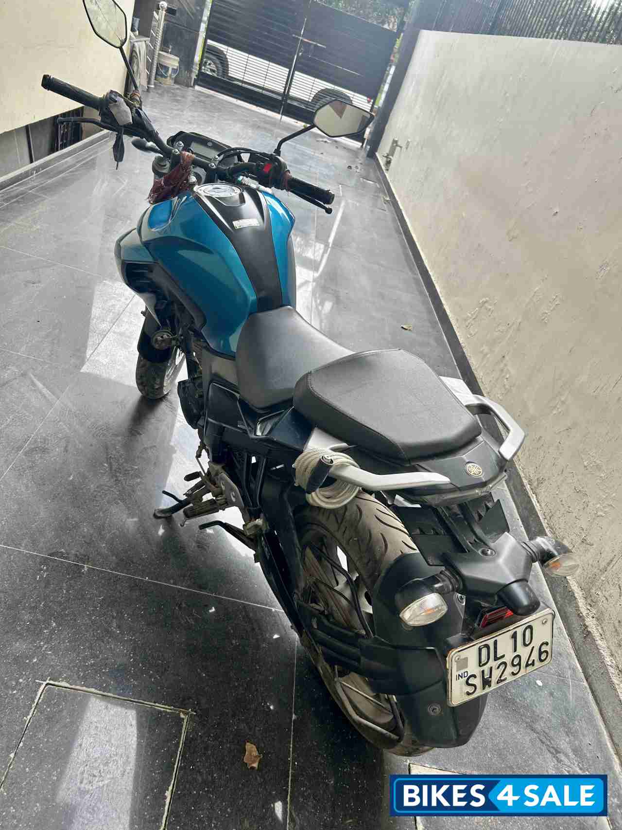 Blue Yamaha FZ25