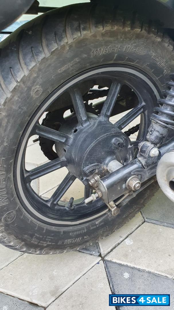 Bajaj Avenger 220 DTS-i