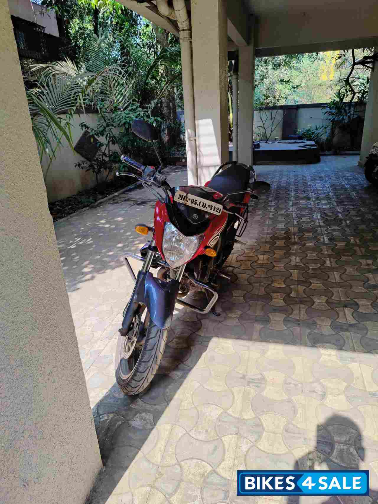 Red Yamaha FZ-S FI V2 Red Yamaha FZ-S FI V2