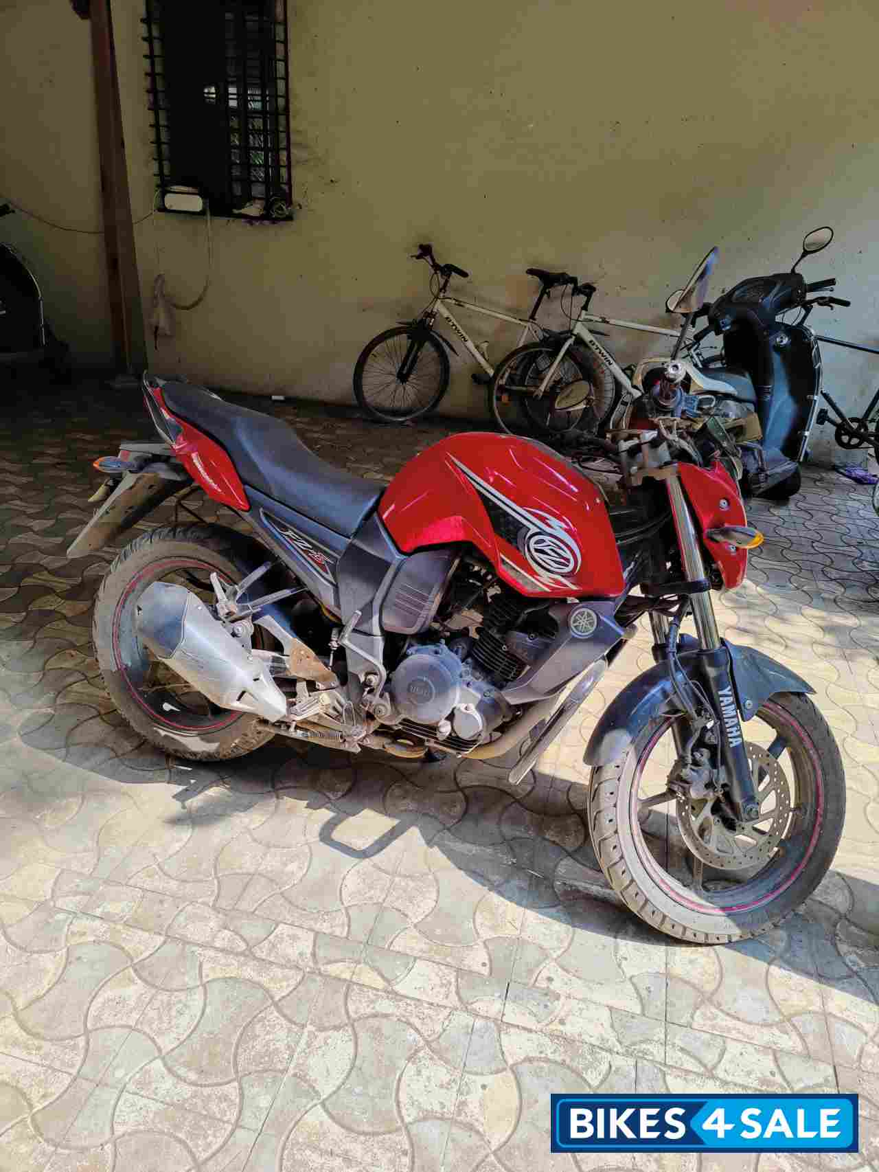 Red Yamaha FZ-S FI V2 Red Yamaha FZ-S FI V2