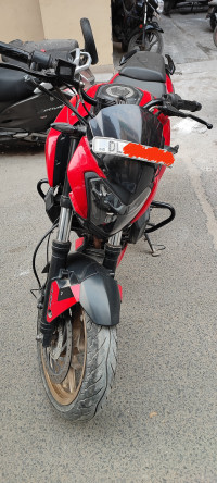 Canyon Red Bajaj Dominar 400 Disc