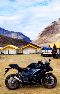 Black Kawasaki Ninja 1000