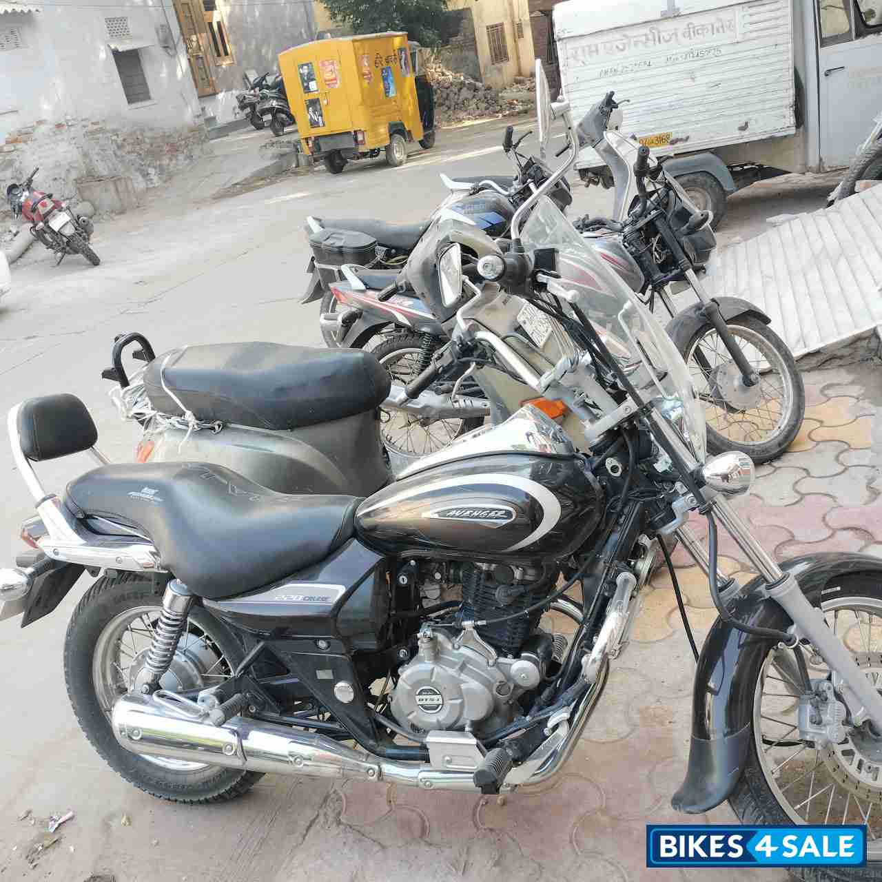 Bajaj Avenger Cruise 220