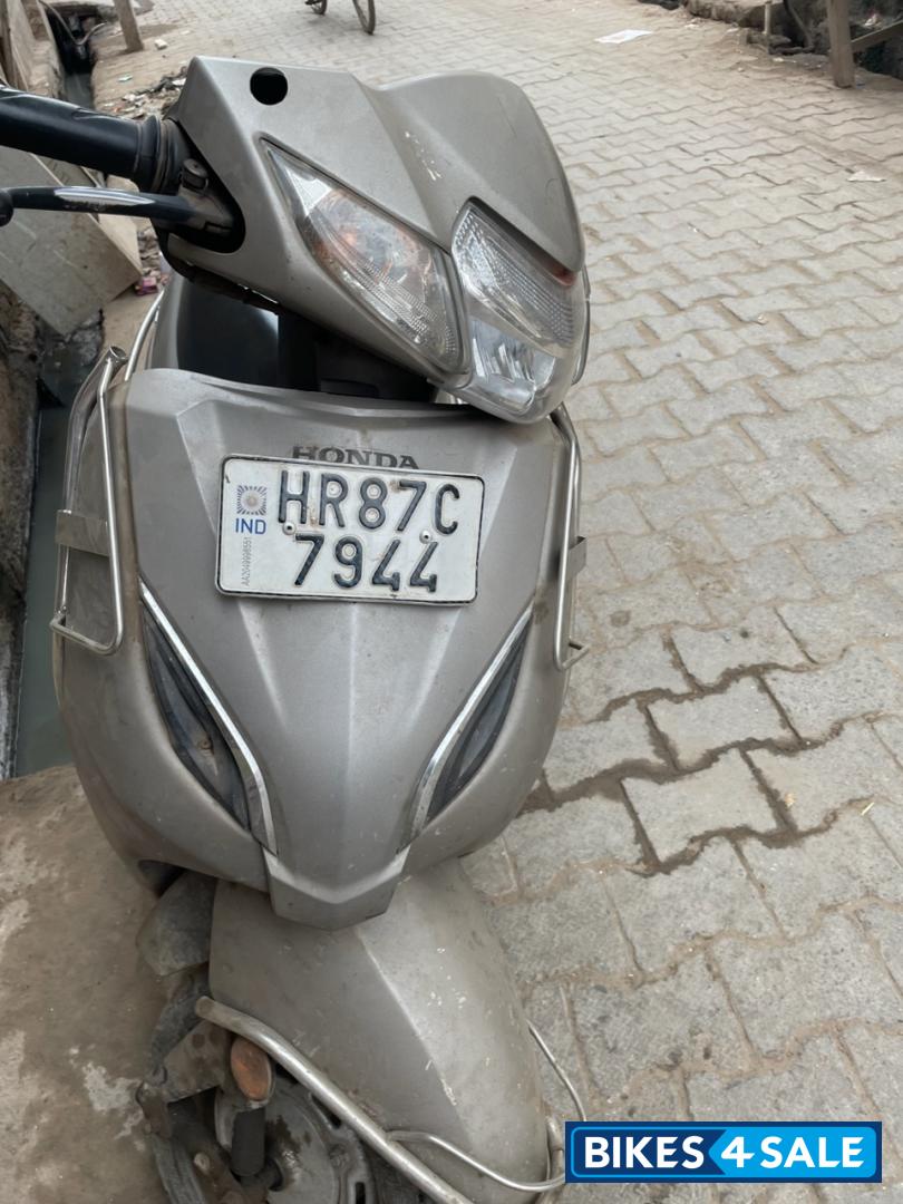 Grey Honda Activa 5G