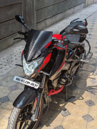 Red Bajaj Pulsar NS 160