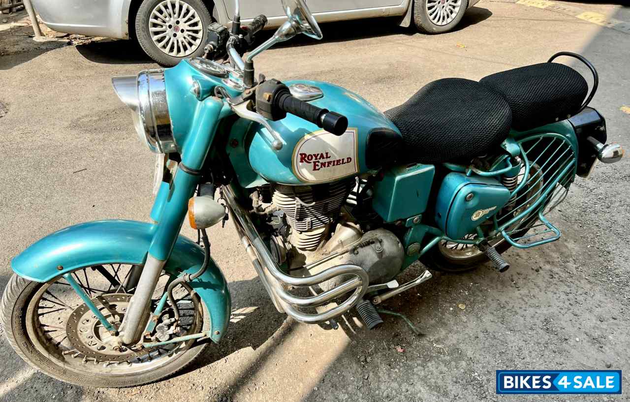 Green Royal Enfield Classic 500