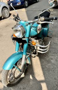 Green Royal Enfield Classic 500