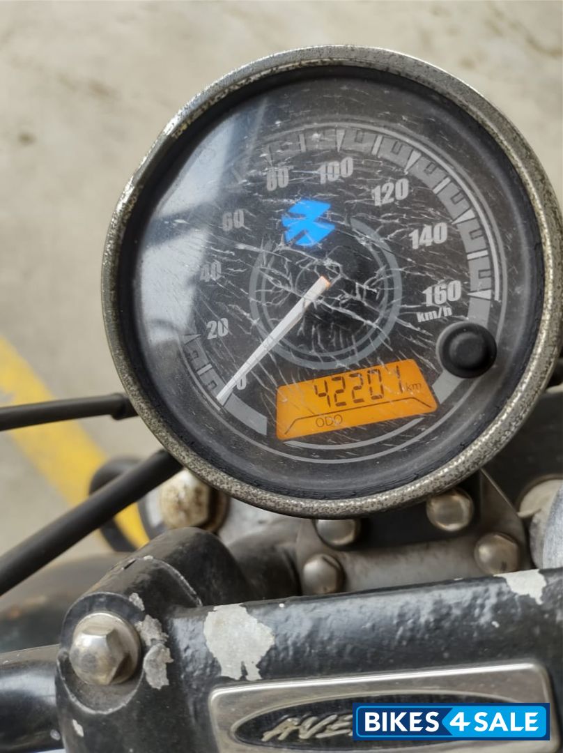 Black Bajaj Avenger Street 220