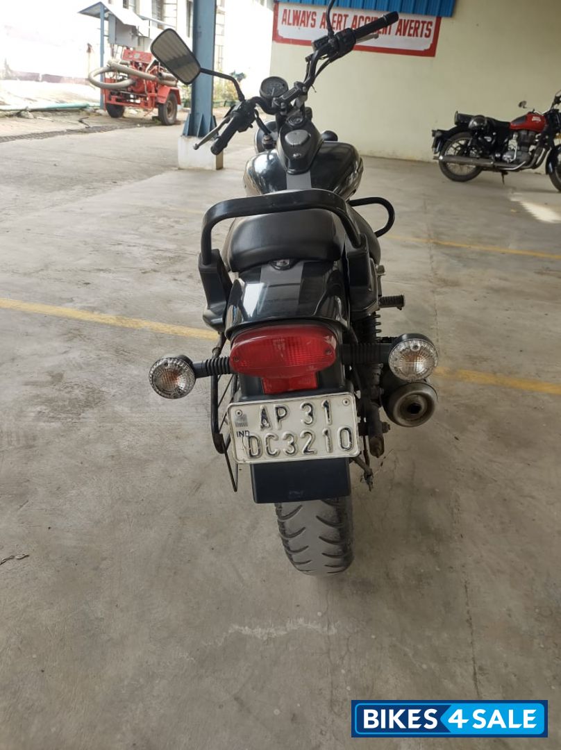 Black Bajaj Avenger Street 220