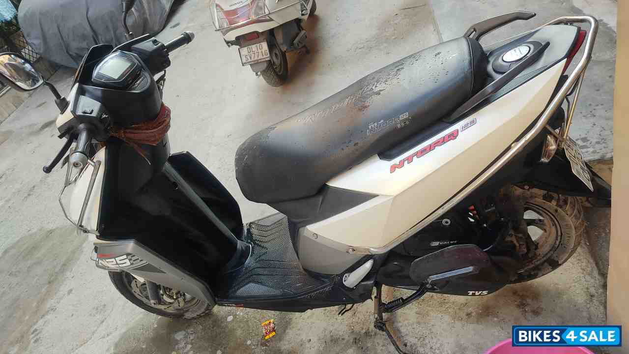 Mate White TVS NTORQ 125