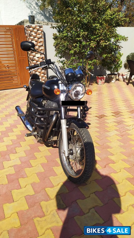 Black Royal Enfield Thunderbird 500