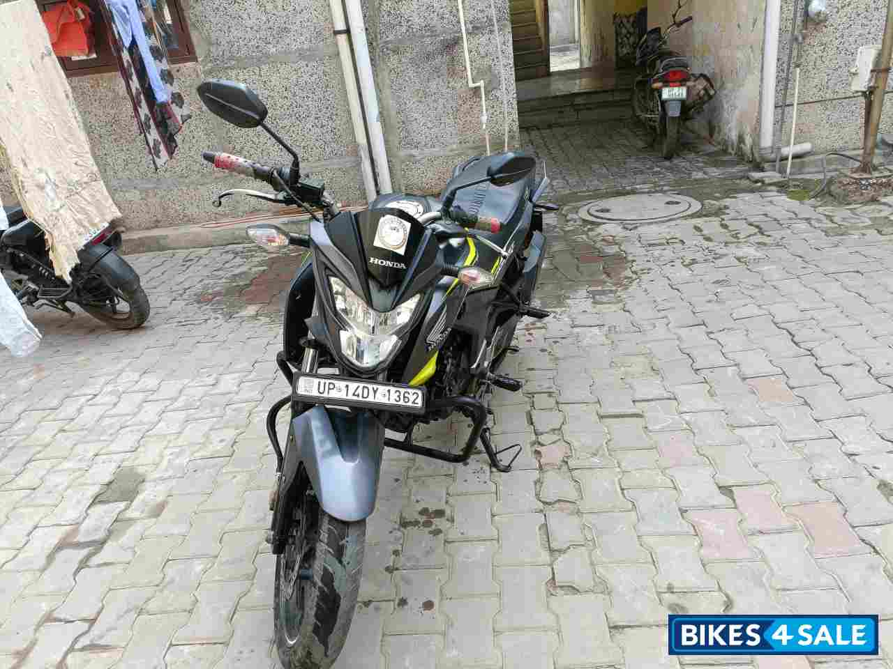 Honda CB Hornet 160R