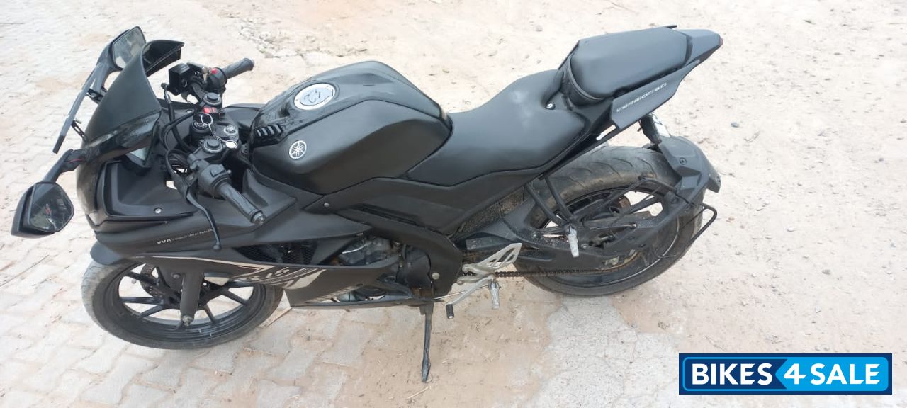 Dark Night Yamaha YZF R15 V3 BS6