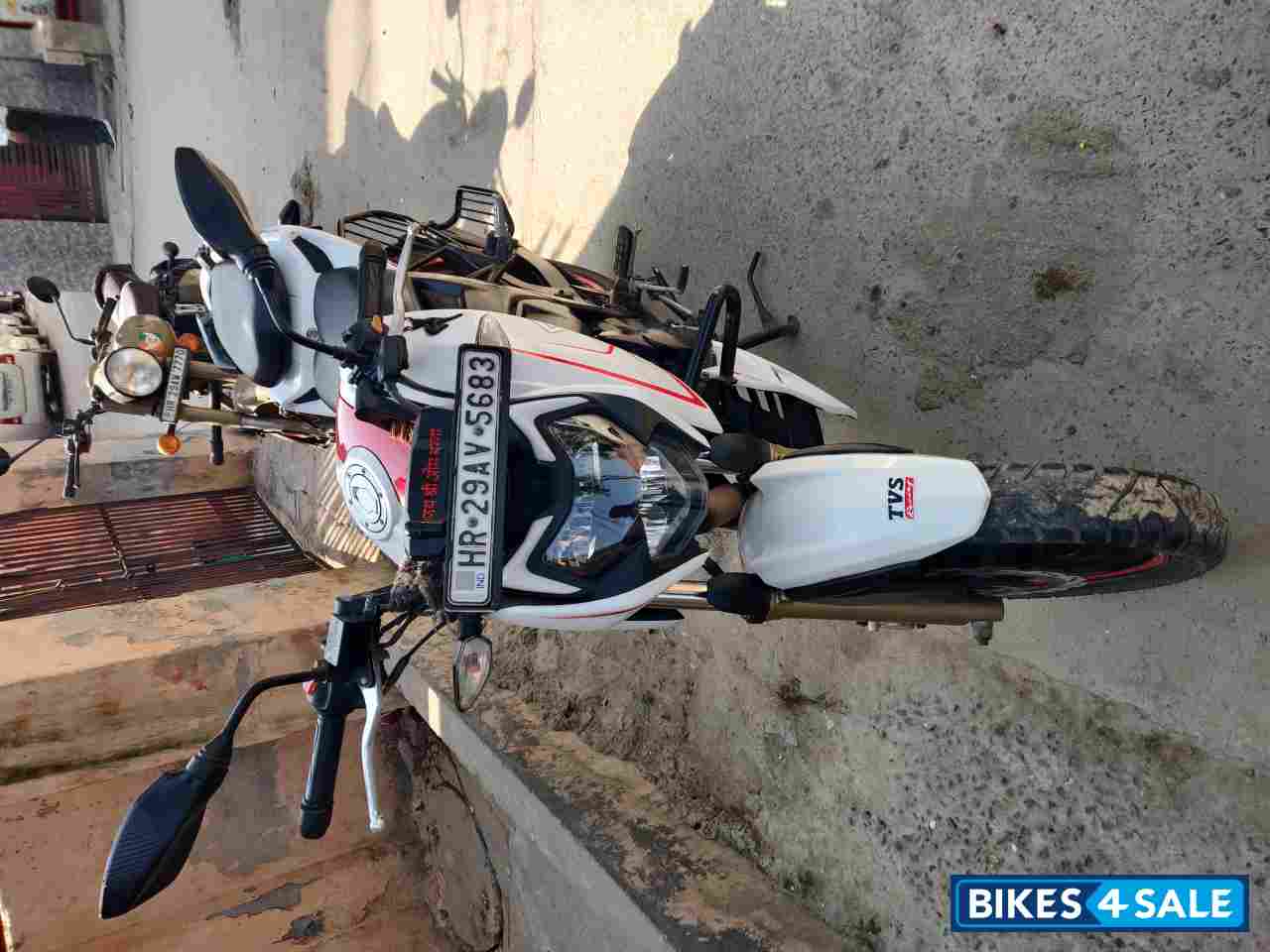 TVS Apache RTR 200 4V ABS